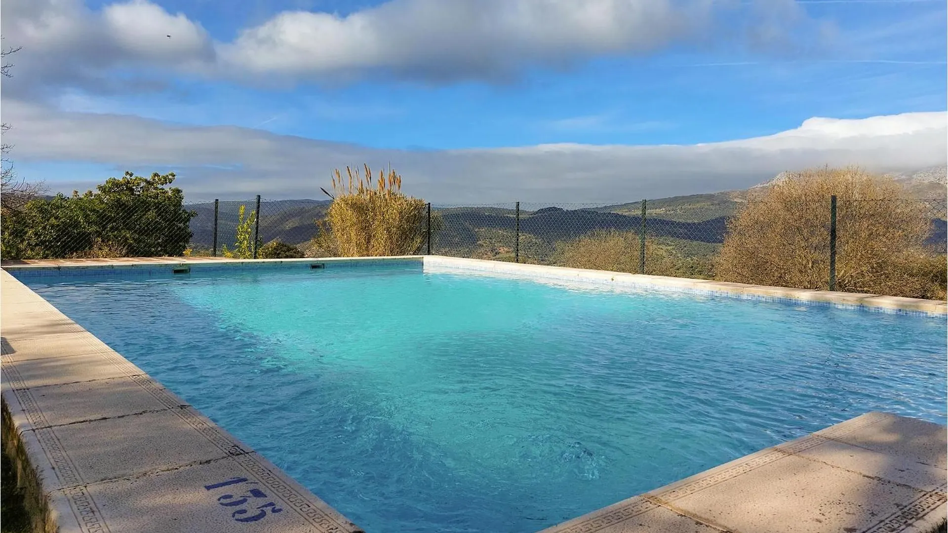 Gorgeous Home In Algatocin With Kitchenette 0*,