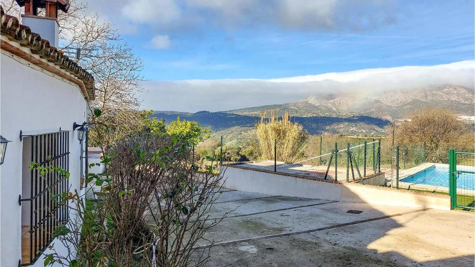 Gorgeous Home In Algatocin With Kitchenette