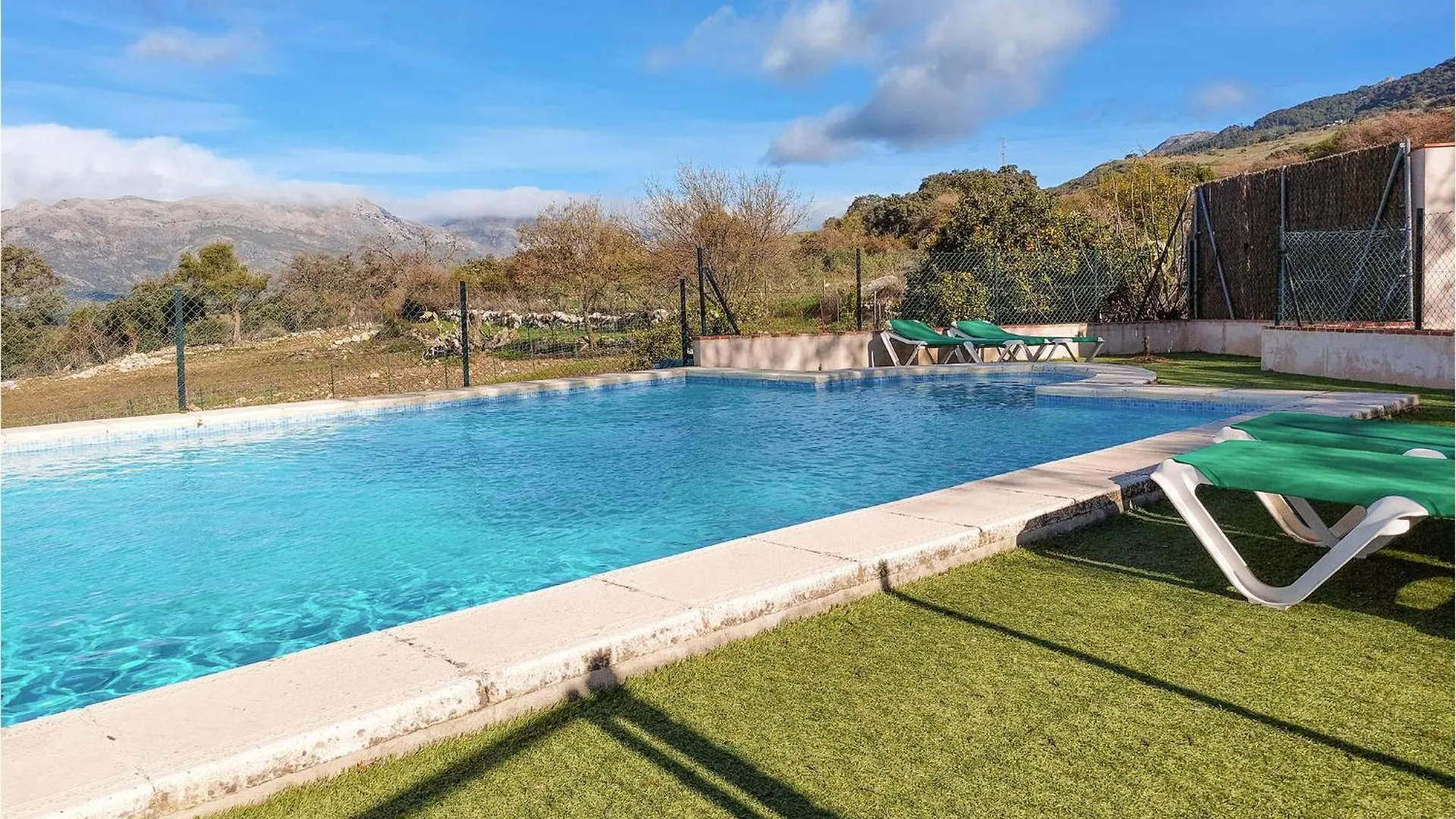 Gorgeous Home In Algatocin With Kitchenette