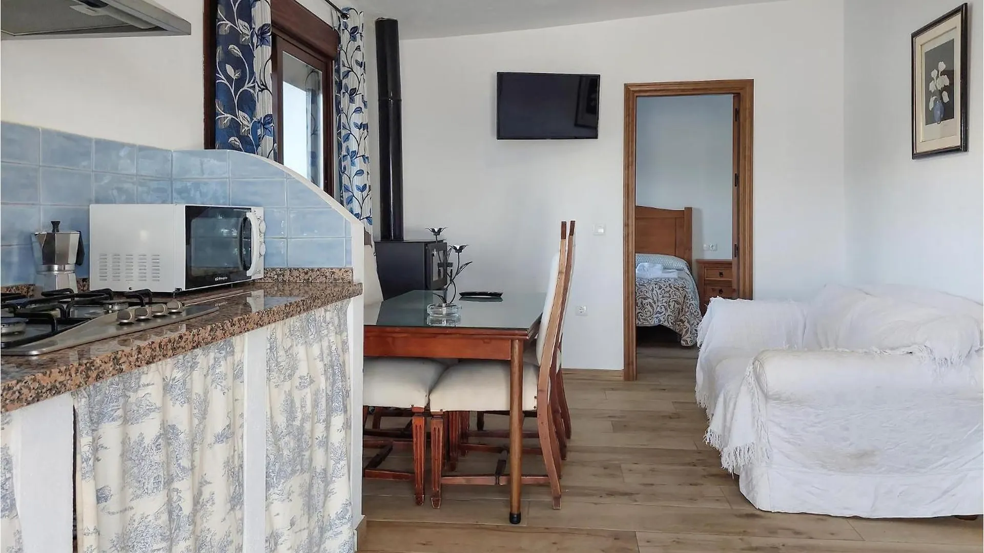 Gorgeous Home In Algatocin With Kitchenette Holiday home