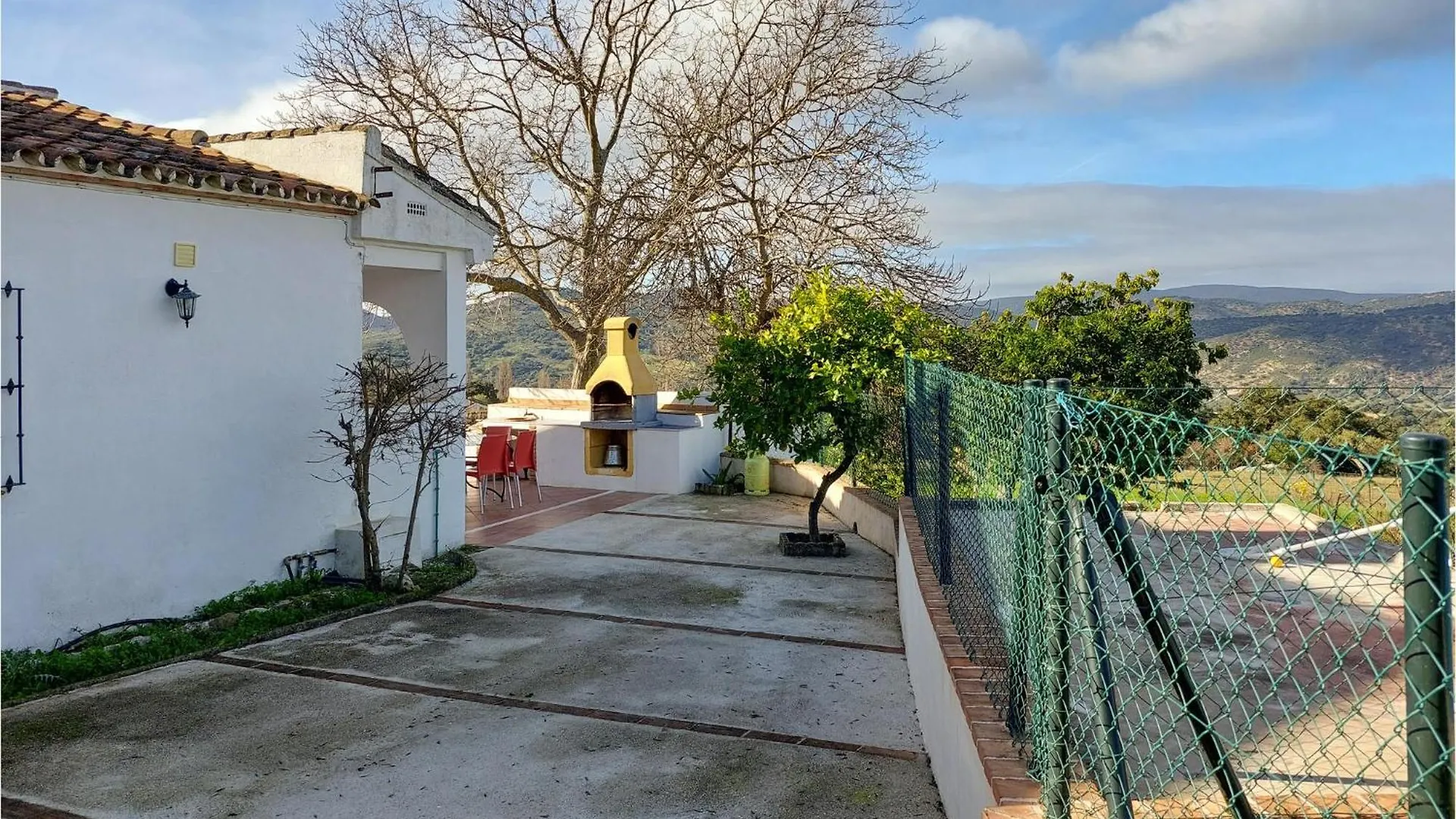 Gorgeous Home In Algatocin With Kitchenette